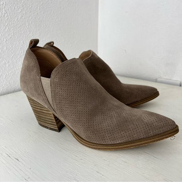 Marc Fisher Ltd taupe Dalar perforated suede ankle bootie size 6.5 - Picture 11 of 11